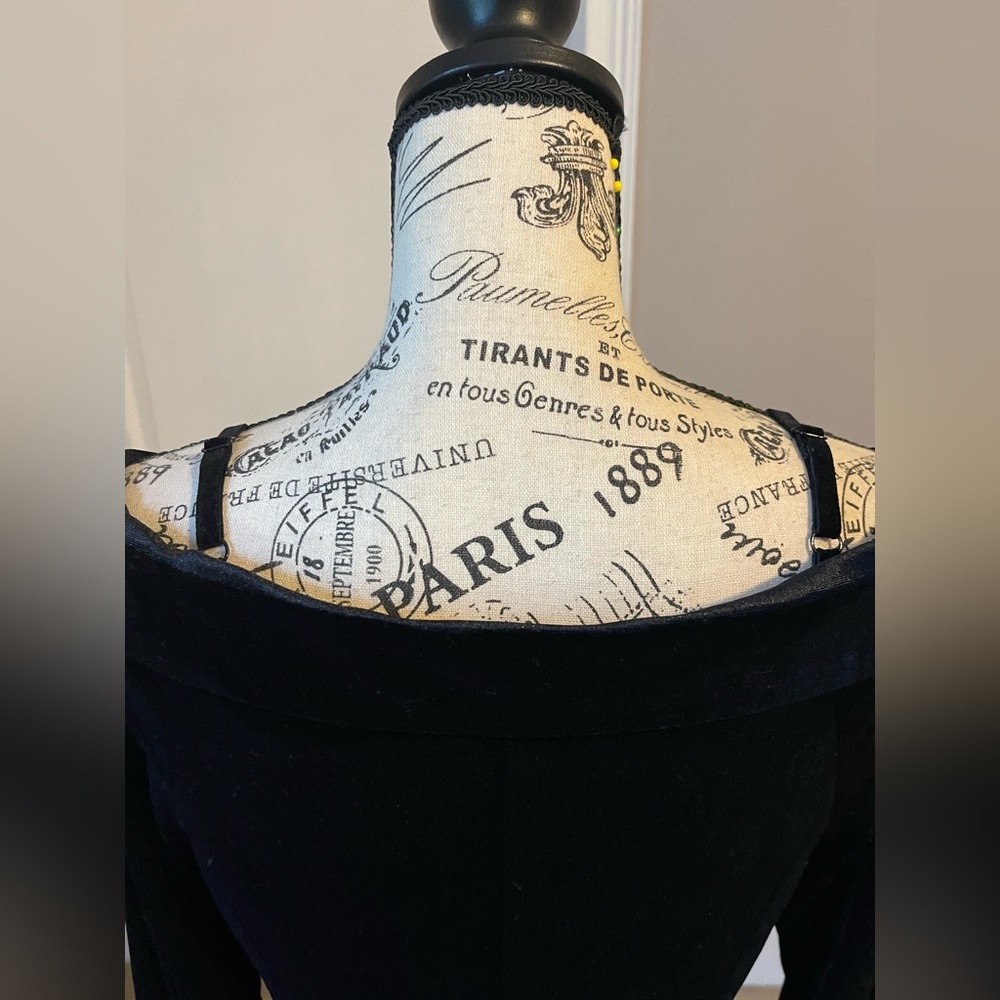 Gorgeous Top By Do + Be.                    B-150 - Picture 13 of 14